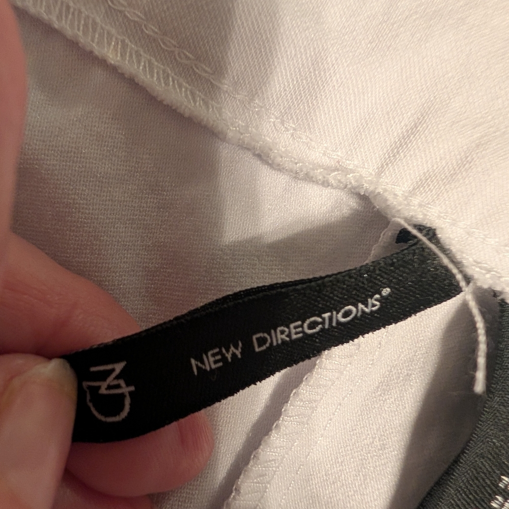 New Directions White Skort - Picture 12 of 14